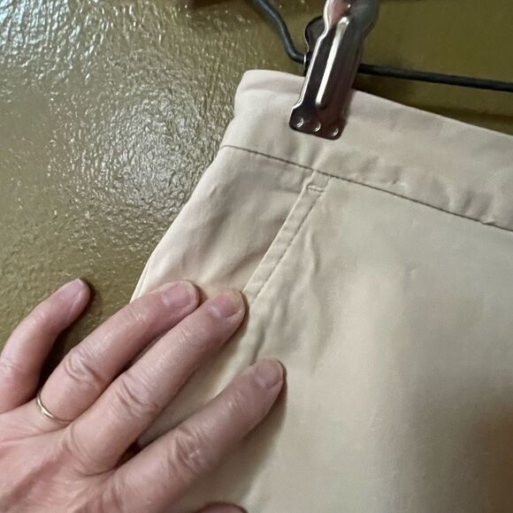 Faconnable size 6 high waisted tan shorts. - Picture 5 of 5
